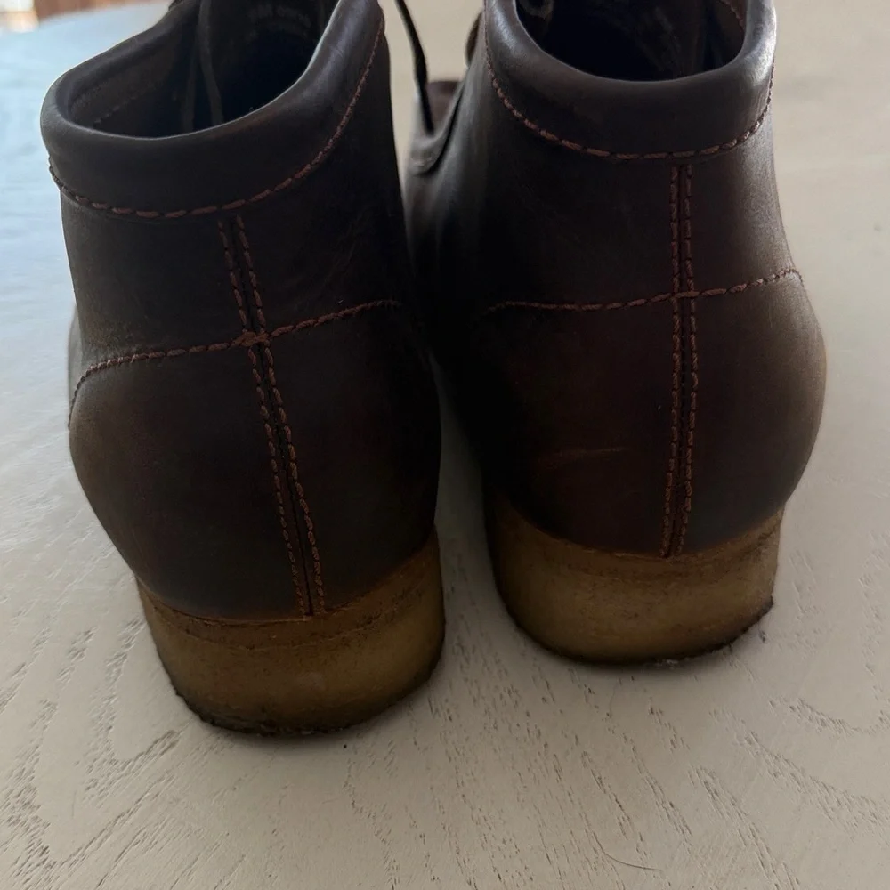 Men's Clarks Brown Leather Wallabe Chukka Boots size 9
